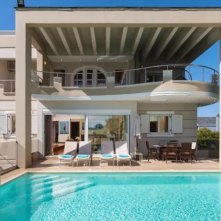 Villa Cedar Tree *