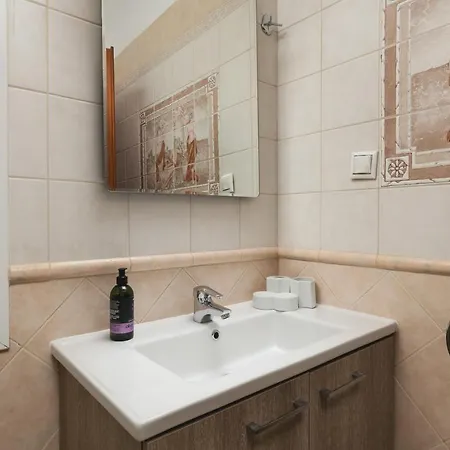 Cedar Tree Villa Kounoupidhianá