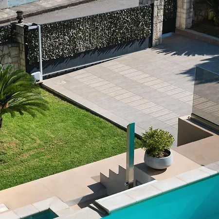 Villa Cedar Tree