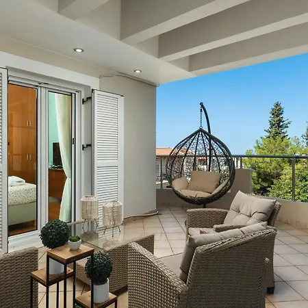 Cedar Tree Villa